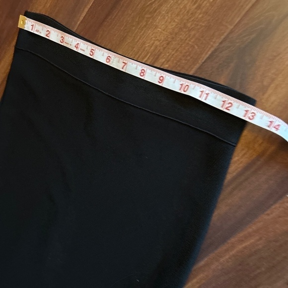 BCBGMAXAZRIA Black Pull On Skirt size Small - Picture 4 of 7